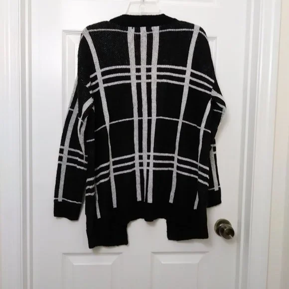 Soft Large Black White Cardigan Sweater - Picture 4 of 15